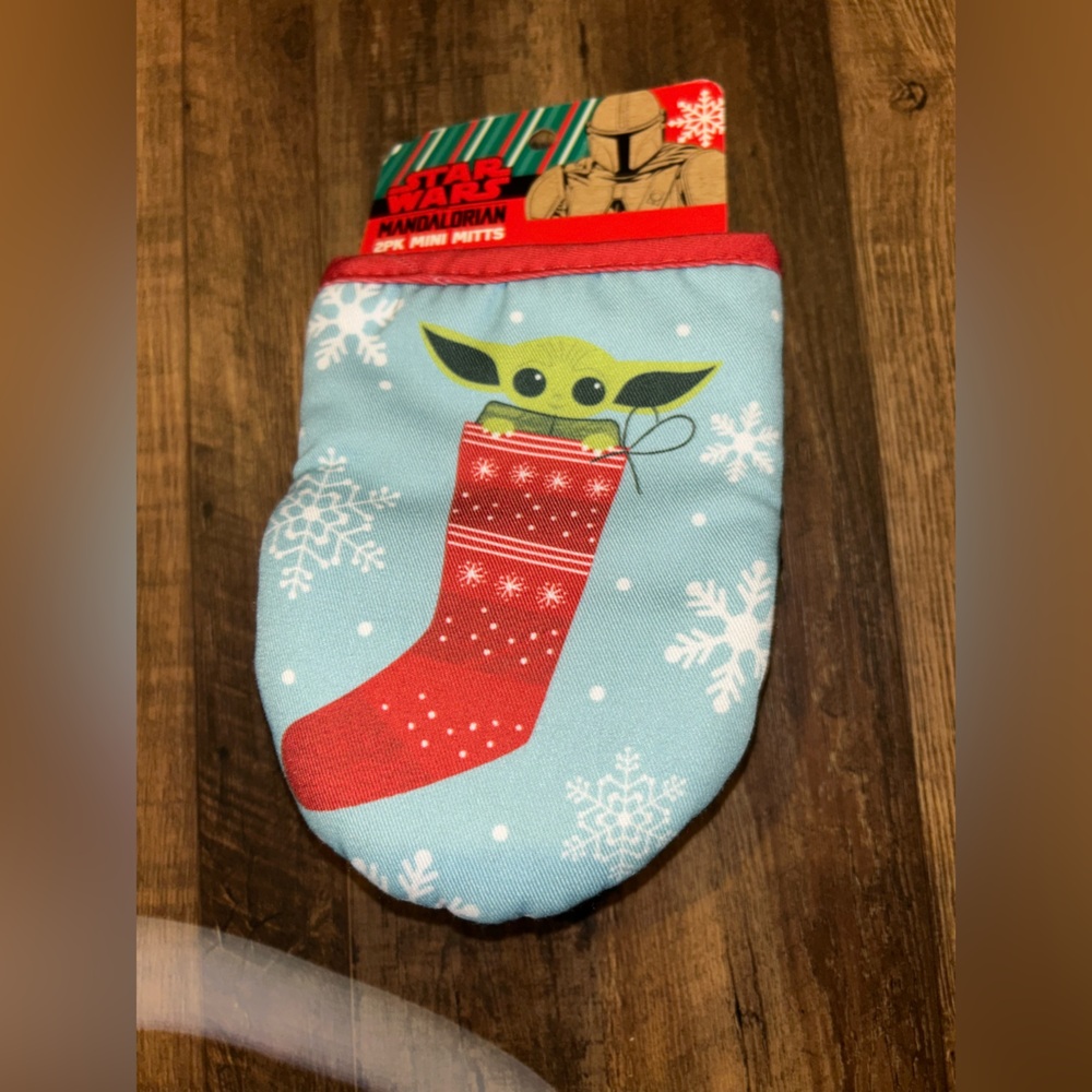 Baby Yoda Christmas Oven Mitts